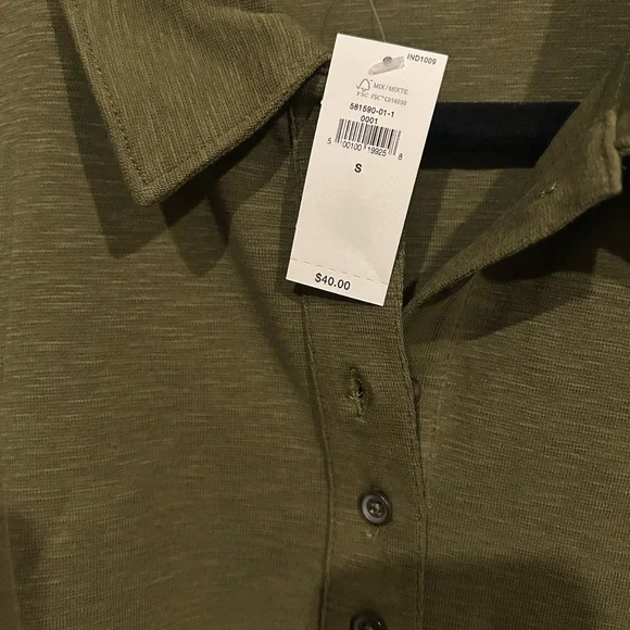 Brand New Summer Top with a collar! - Picture 2 of 2